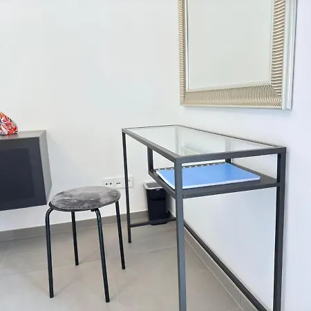 Charming 1br Flat With An Outdoor Space *